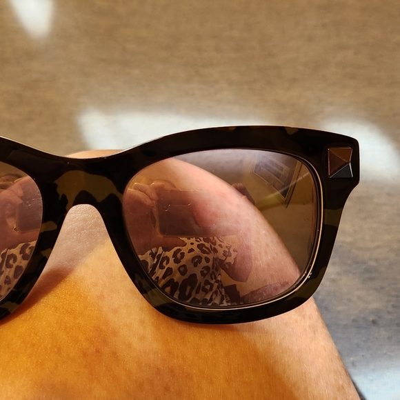 Valentino resin camo wayfarer silver mirrored sunglasses 👓 - Picture 10 of 14